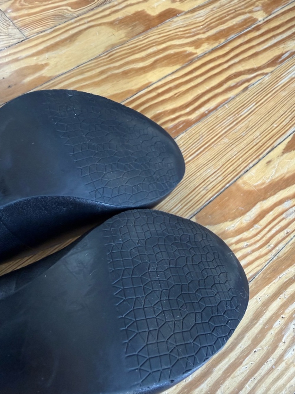 Crown Vintage Black Scalloped Vamp Block Heel Pumps - Willow Style - Picture 7 of 7